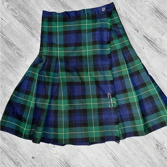 greenwood apparel Dresses & Skirts - Greenwood apparel tartan woman’s kilt green check vintage spring rare plaid